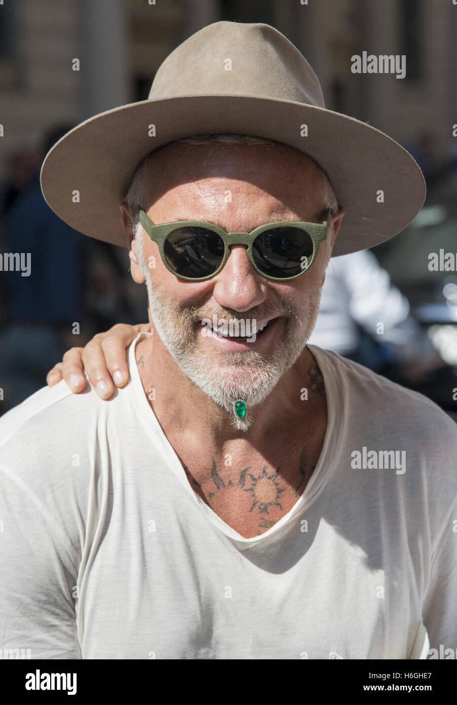 Gianluca vacchi outlet sunglasses