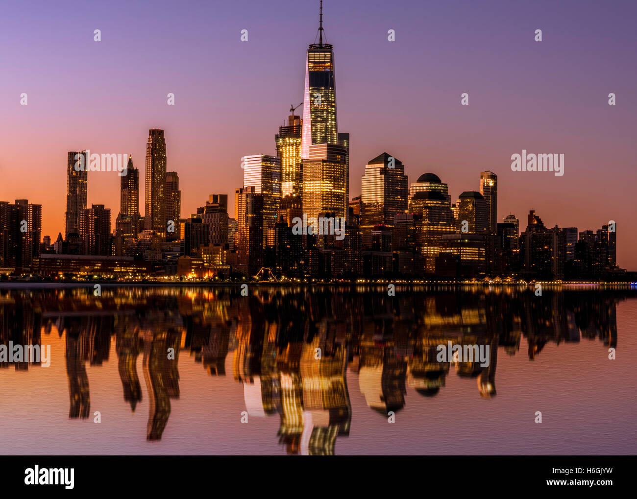 Colorful nyc skyline hi-res stock photography and images - Alamy