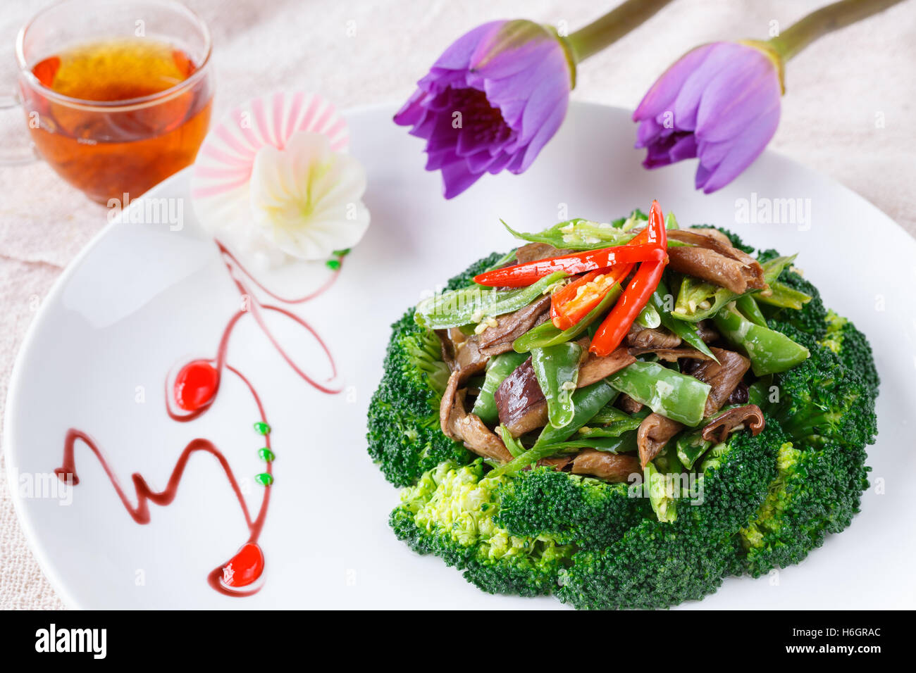 Vegetable dish, Chinese cooking Stock Photo Alamy