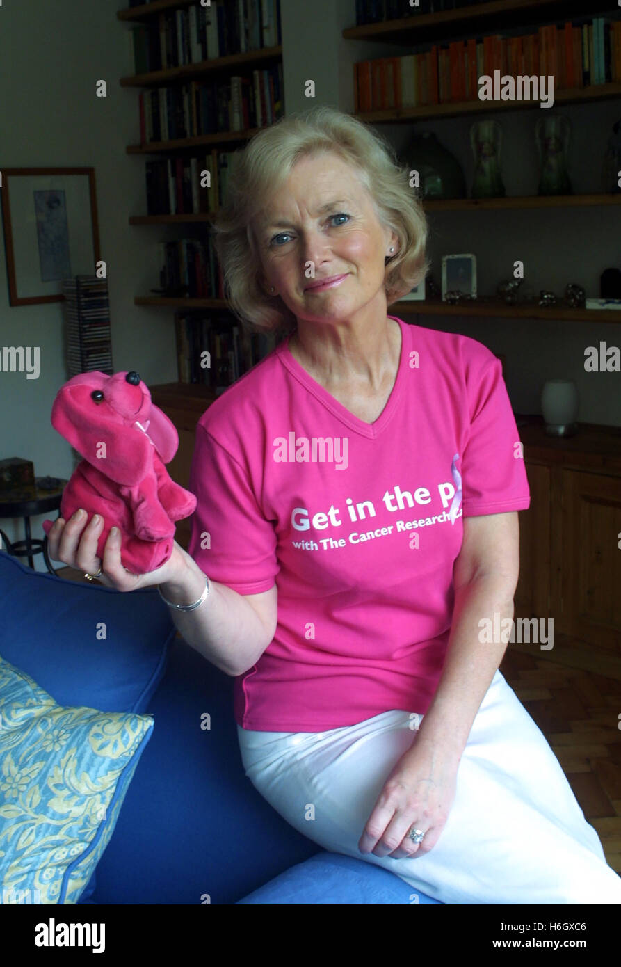 Glenys Kinnock, Baroness Kinnock of Holyhead, wearing a 'Get in the pink' T shirt for Cancer Research, 2001, charity event Stock Photo