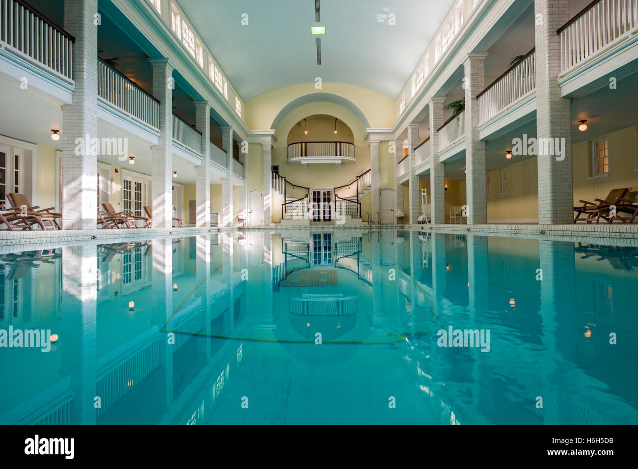 Luxury spa pool inside hi-res stock photography and images - Alamy