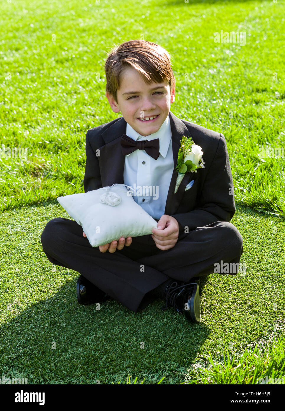 Your Guide to Most Adorable Ring Bearer Outfits– Armoniia