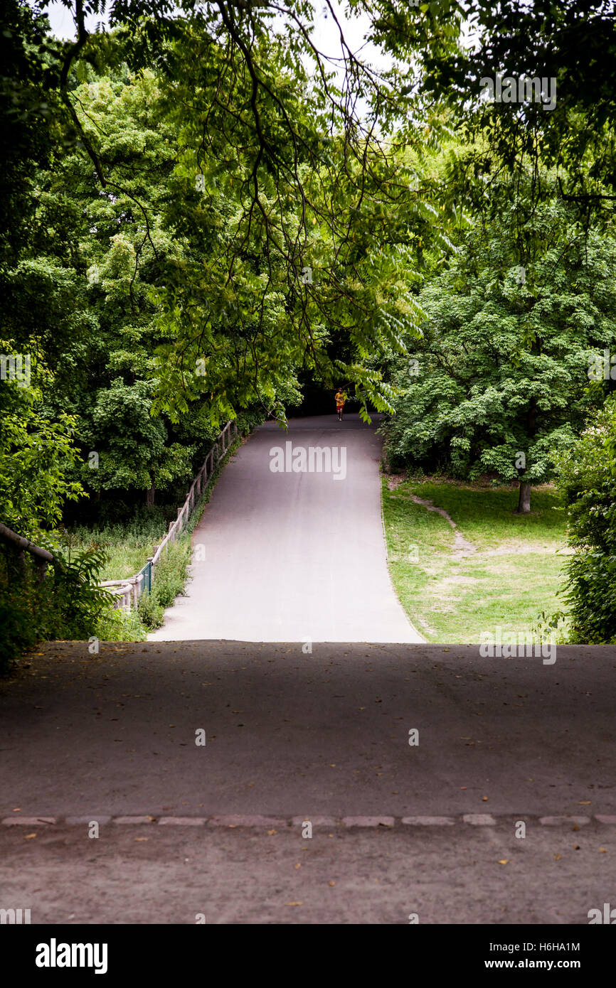can you cycle in green park