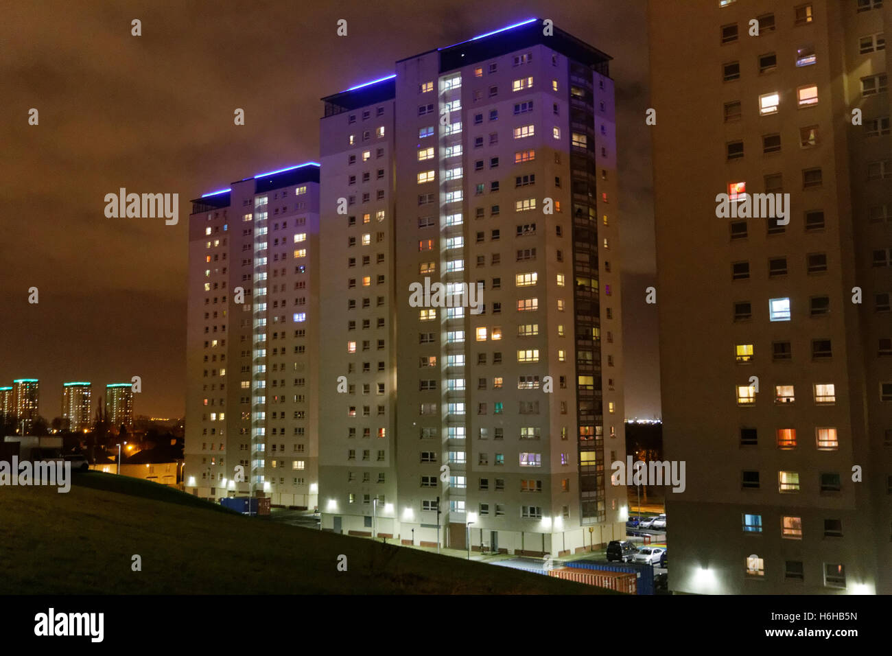 Lincoln Avenue Kestrel Road flats at night in Knightswood Glasgow Stock Photo