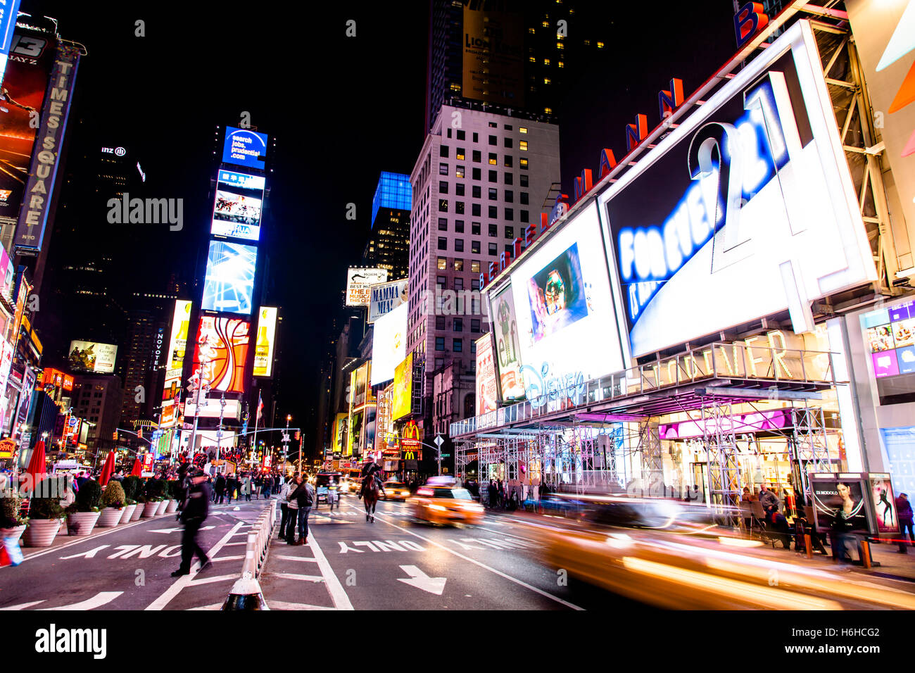 NEW YORK - NOV 11: Times square busy with pedestrians and commotion in ...