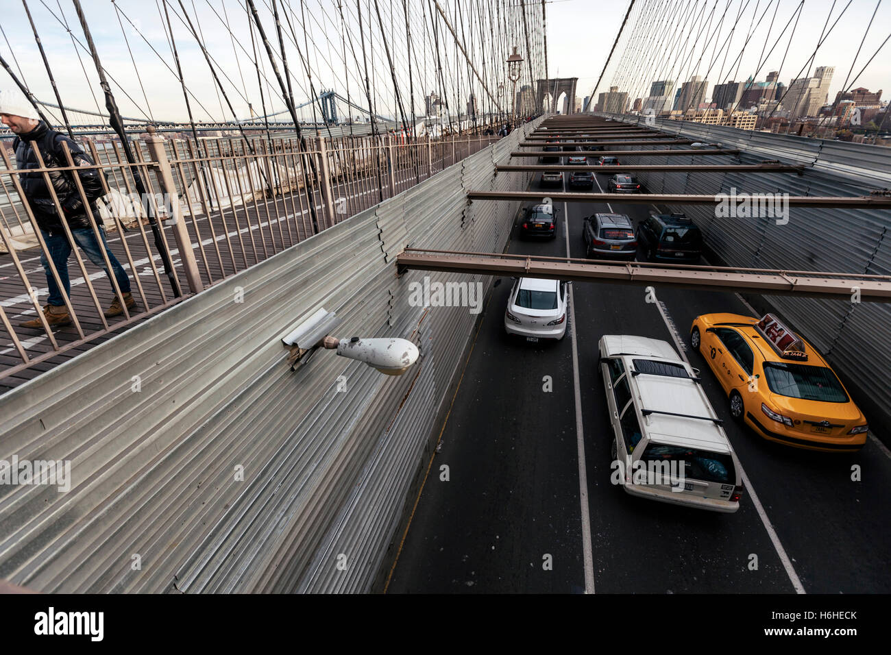 NEW-YORK - NOV 15: Afternoon rush hour traffic on the Brooklyn Bridge ...