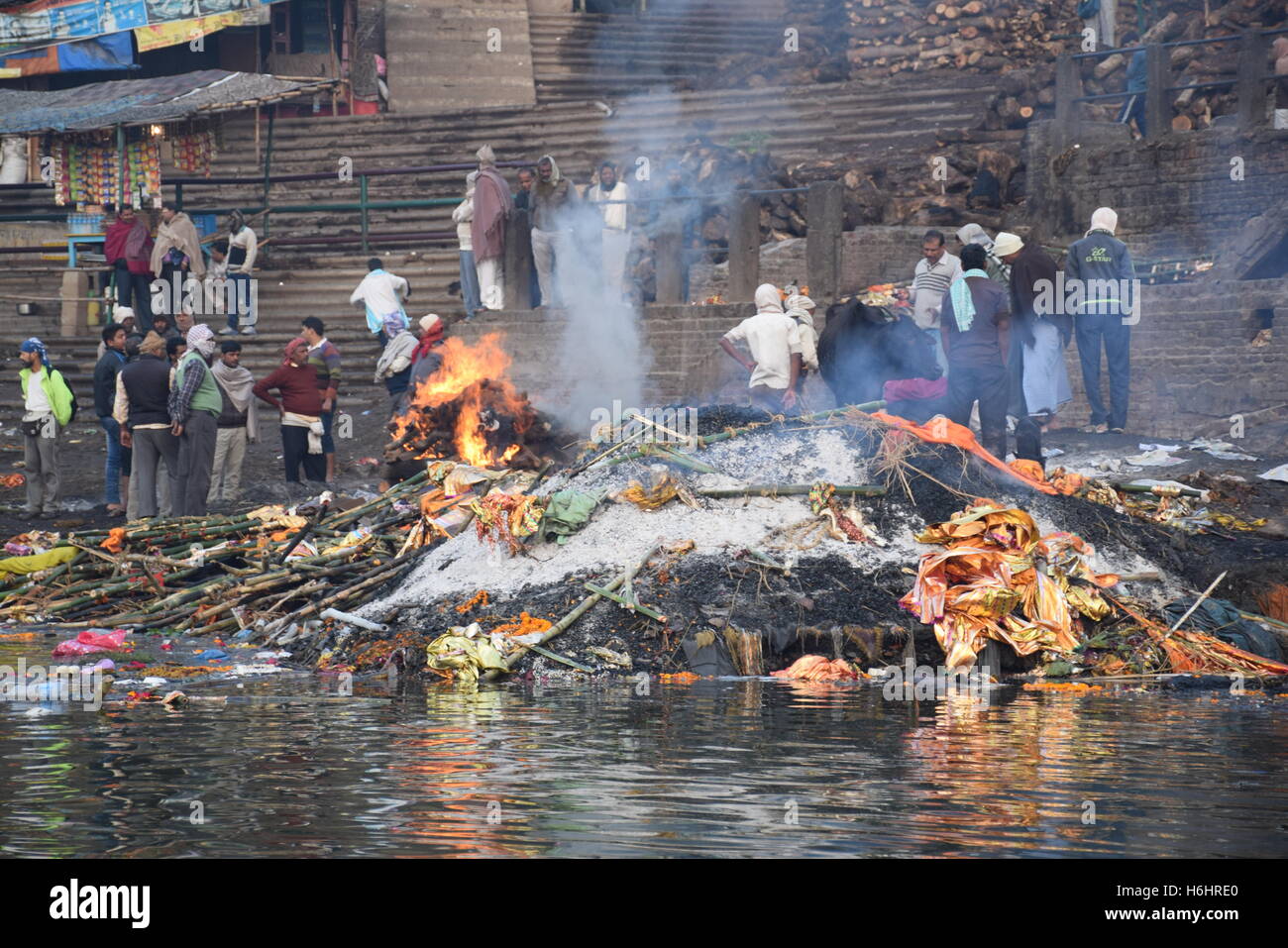 Burning corpse hires stock photography and images Alamy