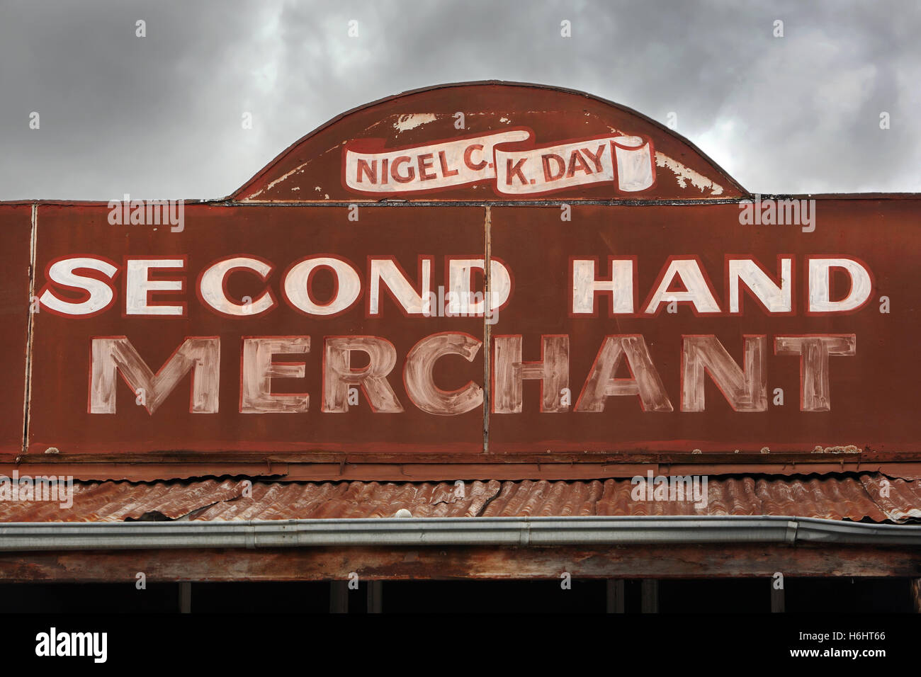 Secondhand shop. Chiltern, Victoria, Australia Stock Photo Alamy