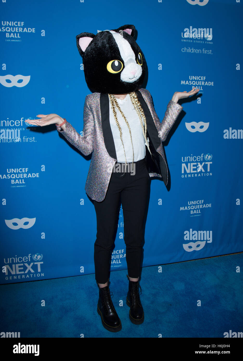Los Angeles, USA. 27th October, 2016. Arielle Vandenberg attends the