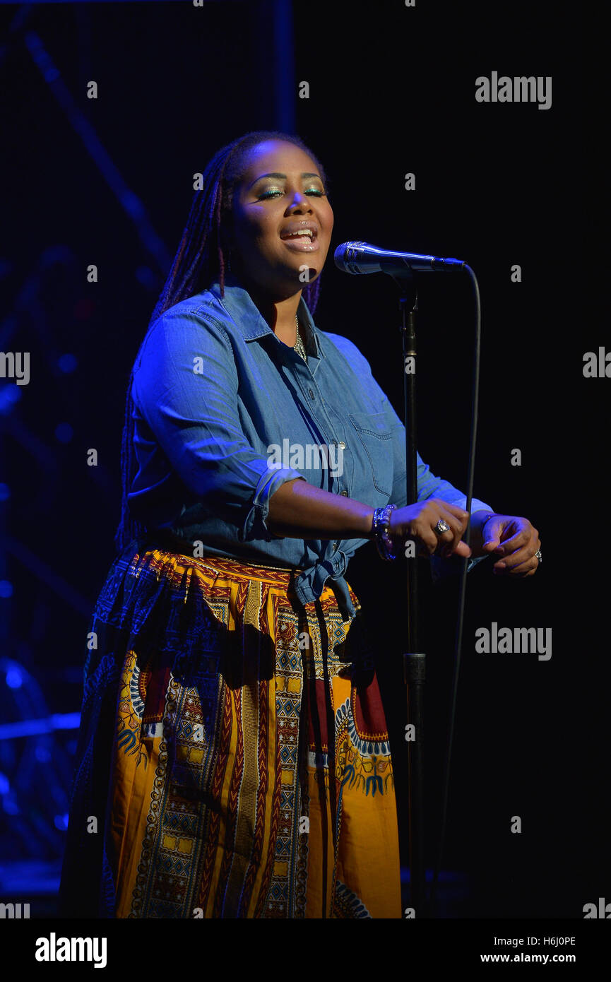 Lalah hathaway hi-res stock photography and images - Alamy