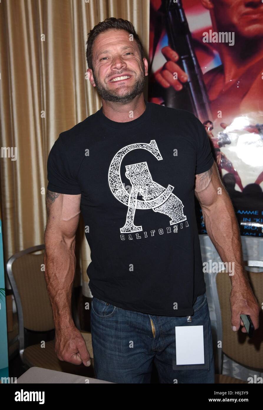 Parsippany, NJ, USA. 28th Oct, 2016. Sasha Mitchell in attendance for Chiller Theatre Expo, Sheraton Parsippany Hotel, Parsippany, NJ October 28, 2016. Credit:  Derek Storm/Everett Collection/Alamy Live News Stock Photo