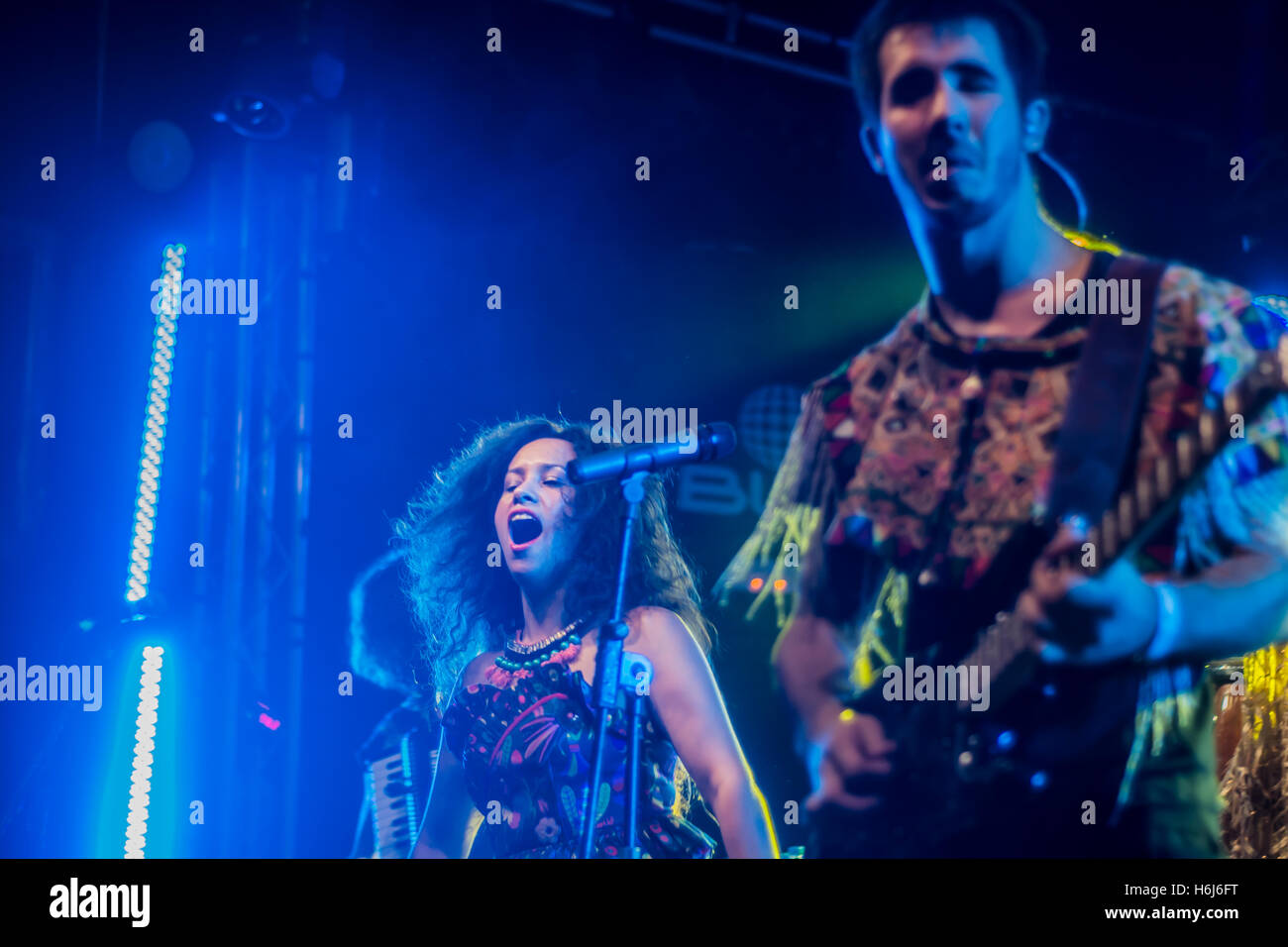 Madrid, Spain. 28th October, 2016. argentinian singer la yegros performance in the concert bar place “but”in Madrid Spain. this is the european tour 2016 of la yegros. Credit:  Alberto Sibaja Ramírez/Alamy Live News Stock Photo