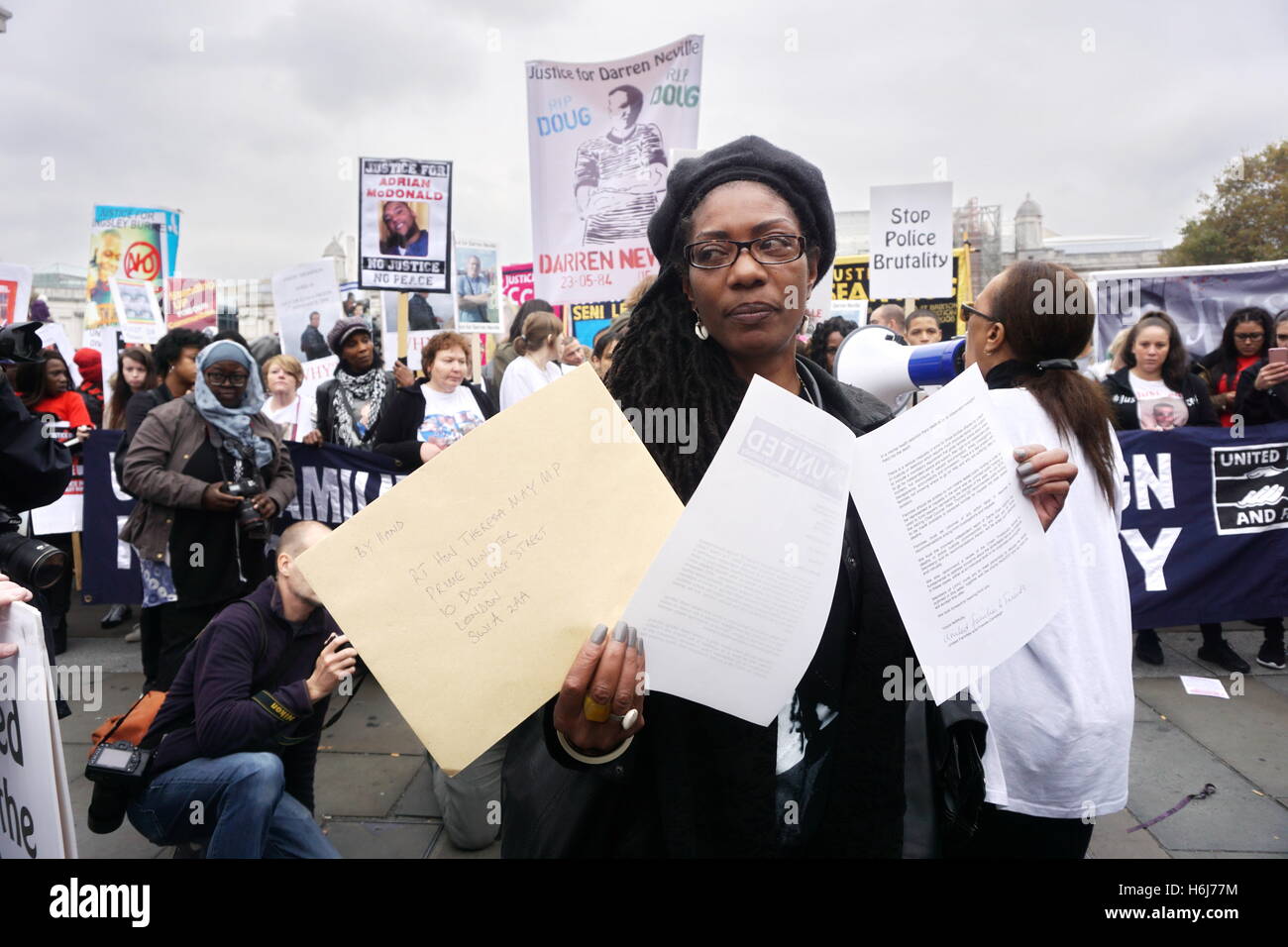 London, UK. 29th October, 2016. Marcia Rigg, one of the sisters of Sean Rigg, killed by police in Brixton in 2008 assembly in Trafalgar square march and rally outside Downing Street. Credit:  See Li/Alamy Live News Stock Photo