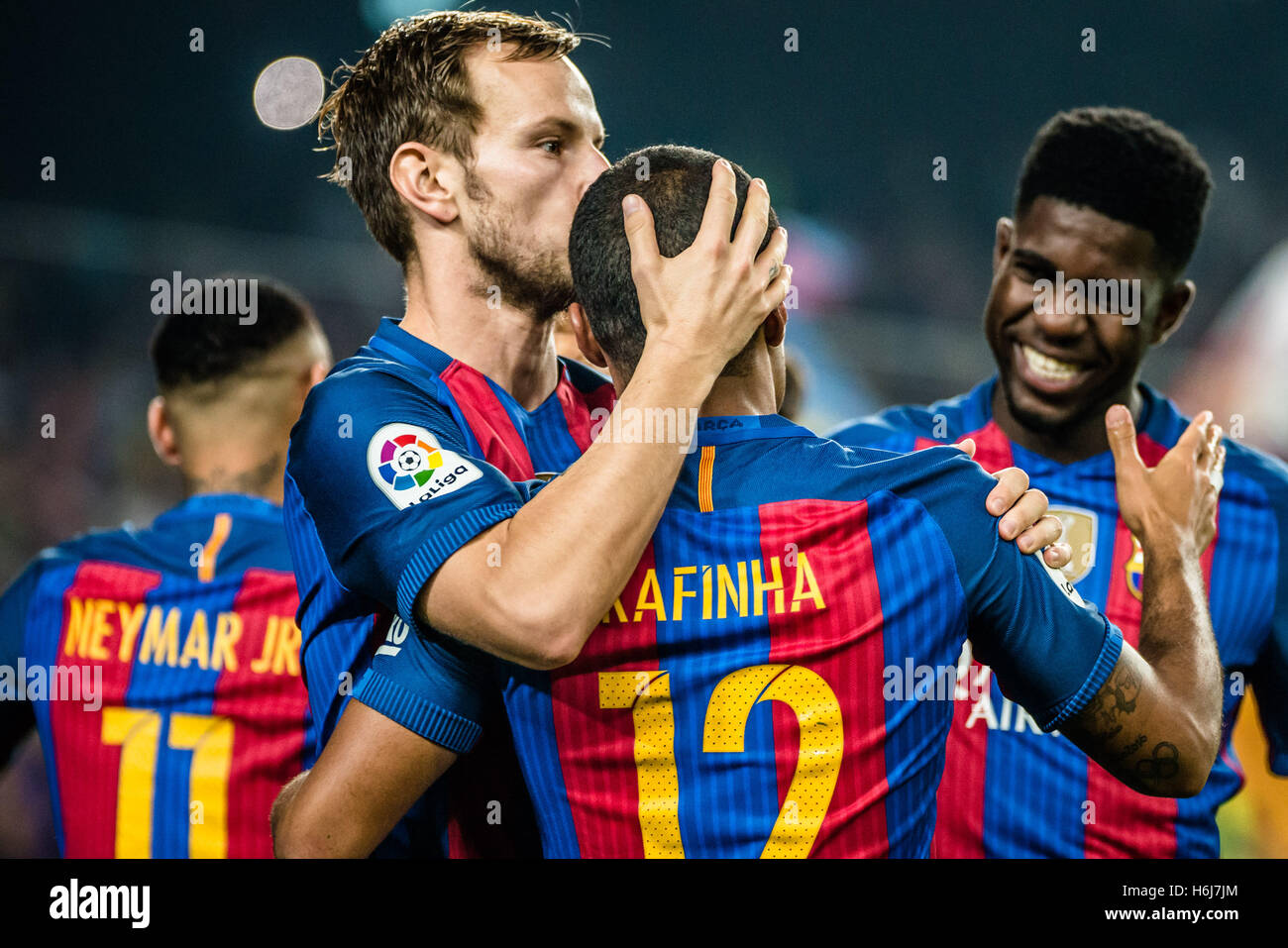 Barcelona, Catalonia, Spain. 29th Oct, 2016. FC Barcelona midfielder RAFINHA celebrates his goal with teammates during the LaLiga match between FC Barcelona and Granada CF at the Camp Nou stadium in Barcelona © Matthias Oesterle/ZUMA Wire/Alamy Live News Stock Photo