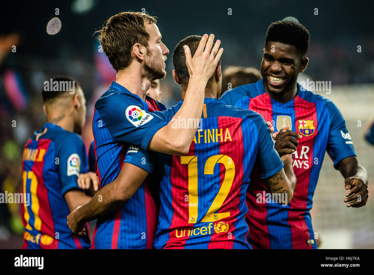 Barcelona, Catalonia, Spain. 29th Oct, 2016. FC Barcelona midfielder RAFINHA celebrates his goal with teammates during the LaLiga match between FC Barcelona and Granada CF at the Camp Nou stadium in Barcelona © Matthias Oesterle/ZUMA Wire/Alamy Live News Stock Photo