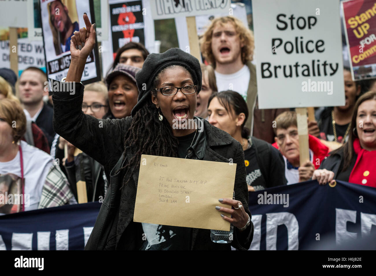 London, UK. 29th Oct, 2016. Annual remembrance procession protest march by United Friends and Family (UFFC) against deaths in police or prison custody Credit:  Guy Corbishley/Alamy Live News Stock Photo