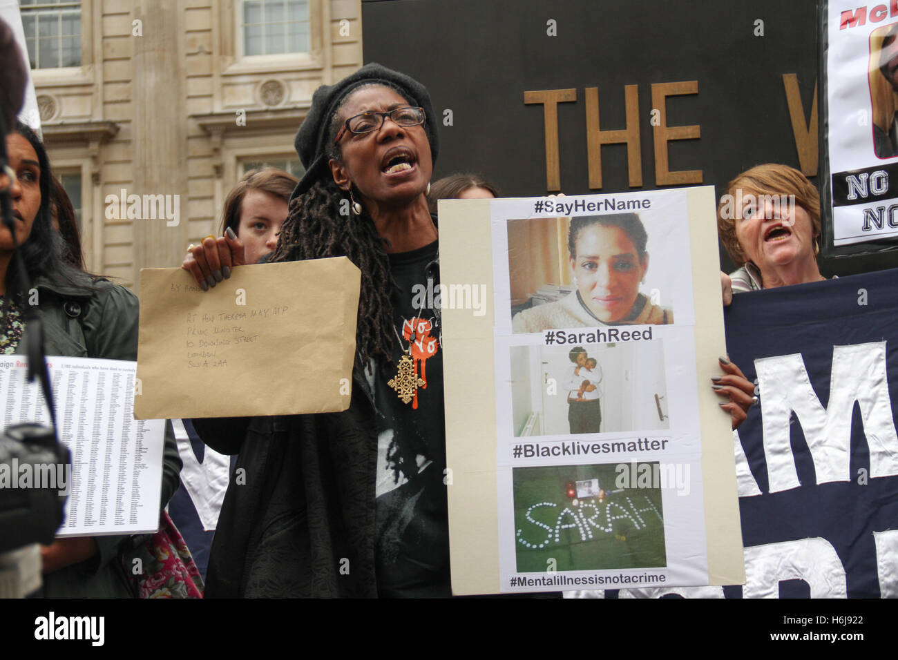 London, UK. 29th October, 2016. Marcia Rigg talk about Sarah Reed who died in 2012 in Holloway prison at the annual United Families and Friends Campaign (UFFC) remembrance procession at Trafalgar Square on 29 October 2016. The silent precession is in memeory for those who have died while in custody of the state. The UFFC have been marching for the past 18 years from Trafalgar Square to Downing Street. Todate, there have been 1577 death in police custody since 1990 with no convictions. Credit:  David Mbiyu/Alamy Live News Stock Photo