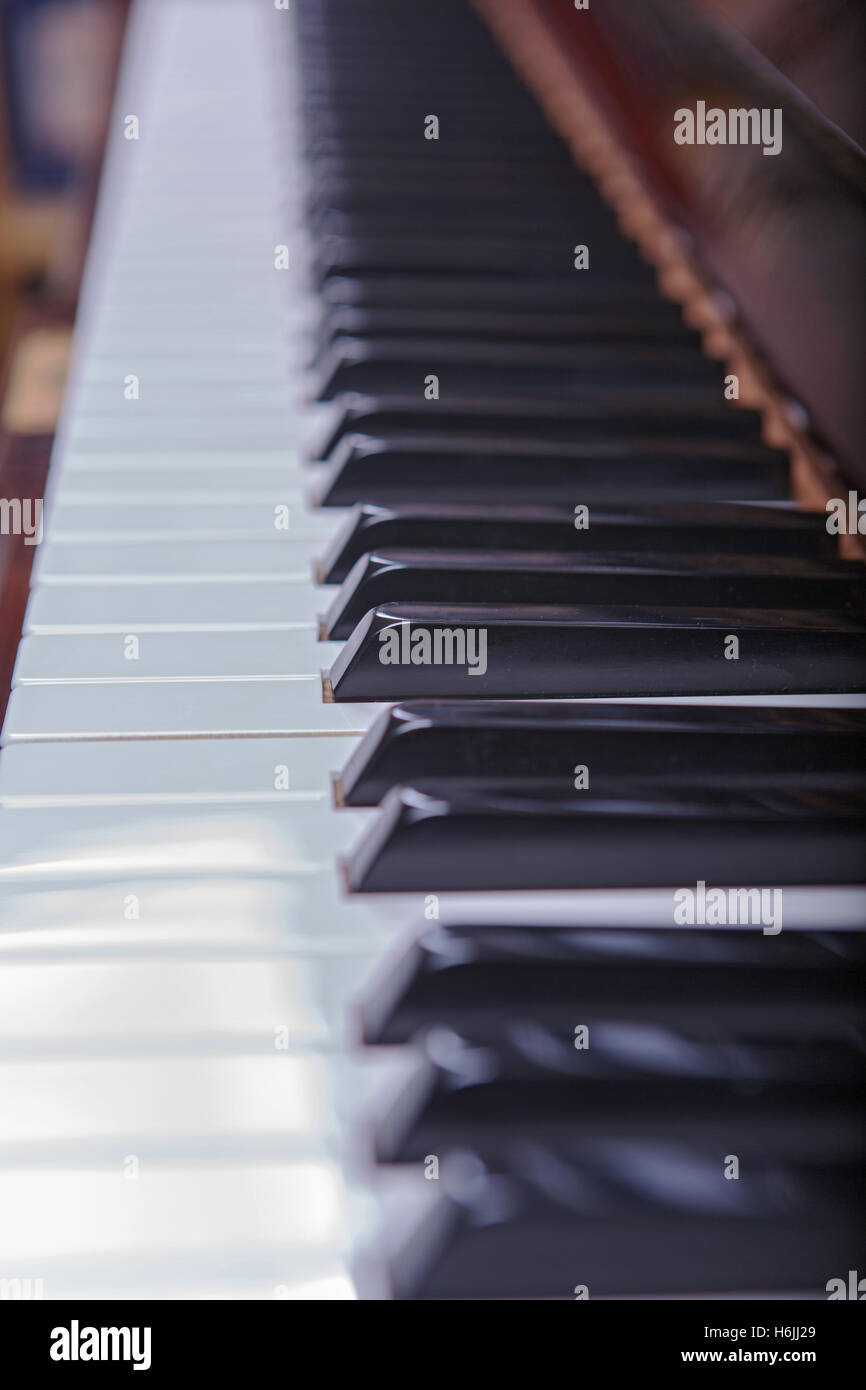 Piano simple keyboard Stock Photo - Alamy