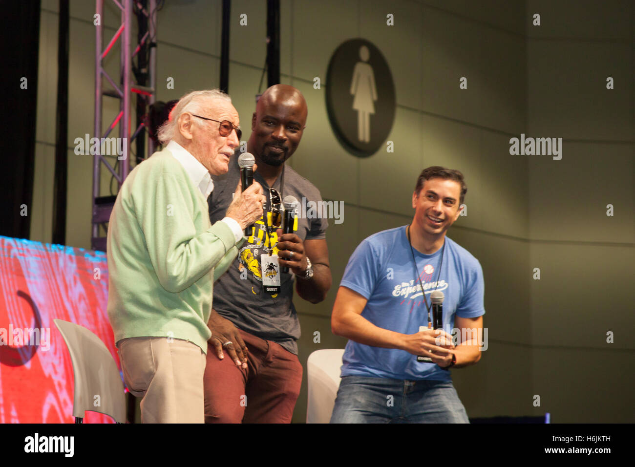 STAN LEE LA COMIC CON: October 29, 2016, Los Angeles, California. Luke Cage star Mike Colter with Marvel creator Stan Lee. Stock Photo