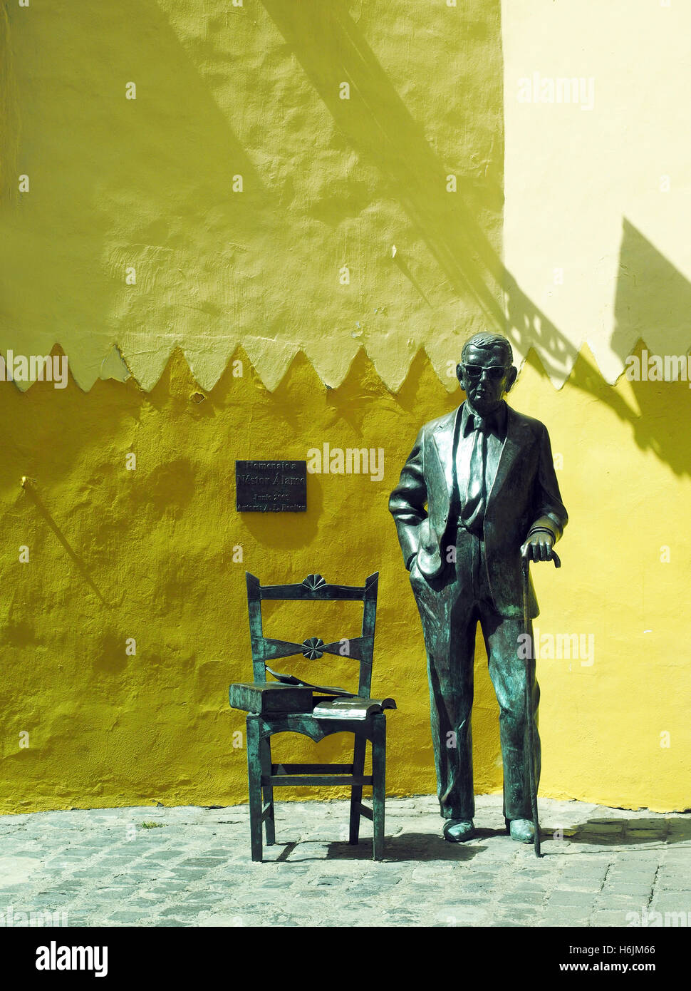 statue Nestor Alamo in historic  Vegueta, Grand Canary Island, Spain Stock Photo