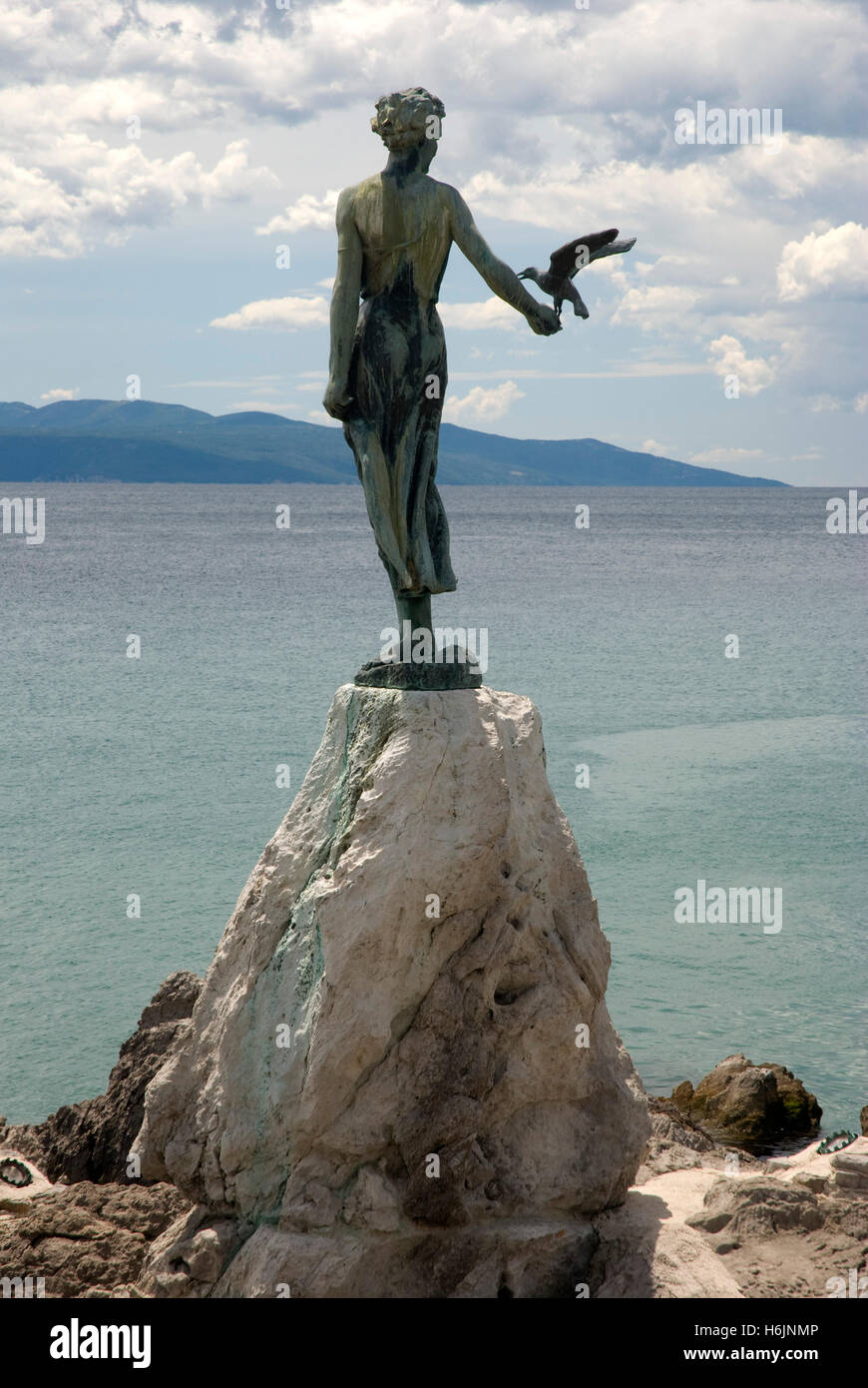 Maiden with the seagull, bronze statue by Zvonko Car, Opatija, Kvarner  Gulf, Croatia, Europe Stock Photo - Alamy