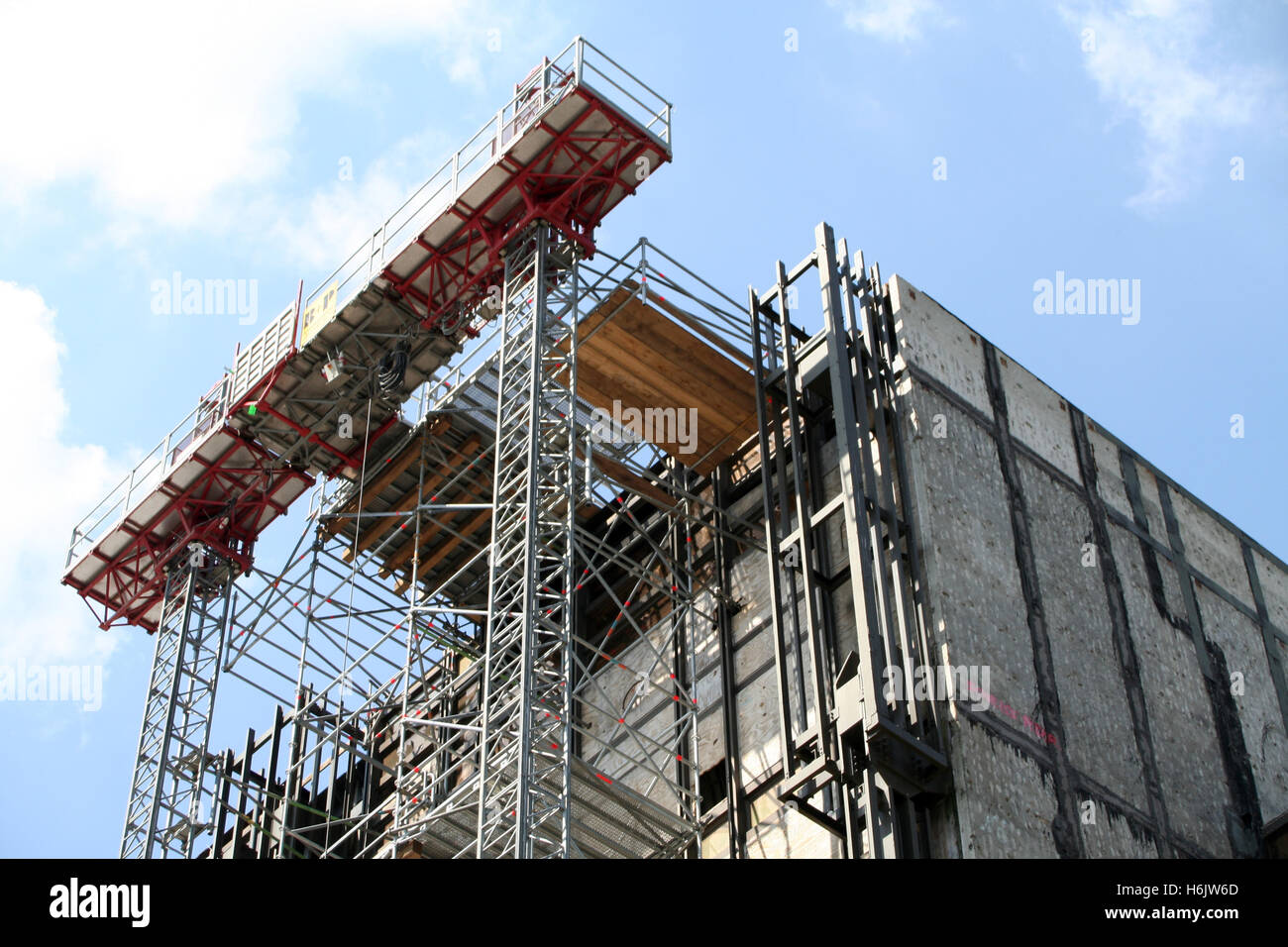 berlin metal aspire dredger scaffold scaffolding that palace construction work republic disassembly disassemble container Stock Photo