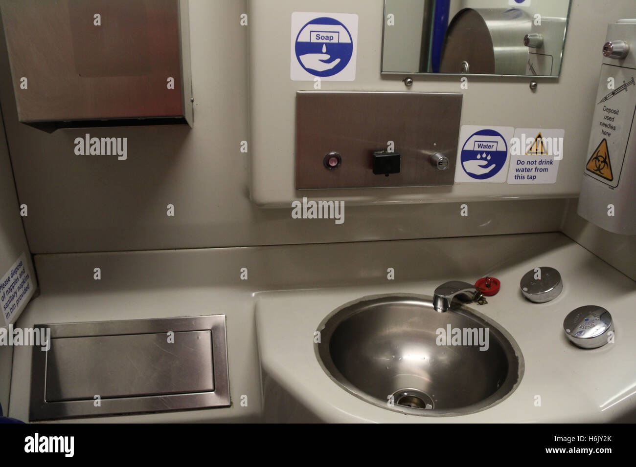 Train washbasin hi-res stock photography and images - Alamy