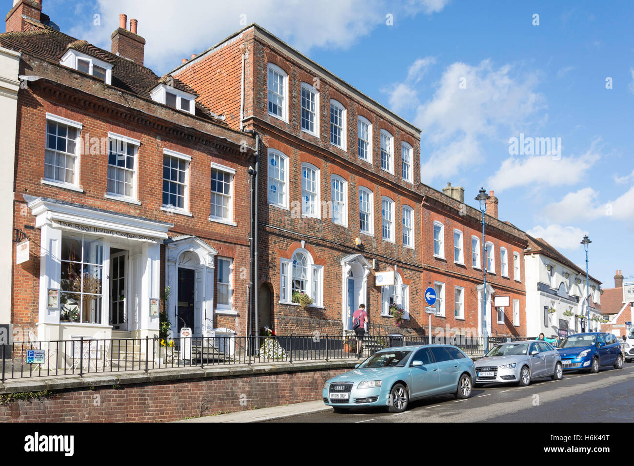 Alton town centre hampshire england hi-res stock photography and images ...