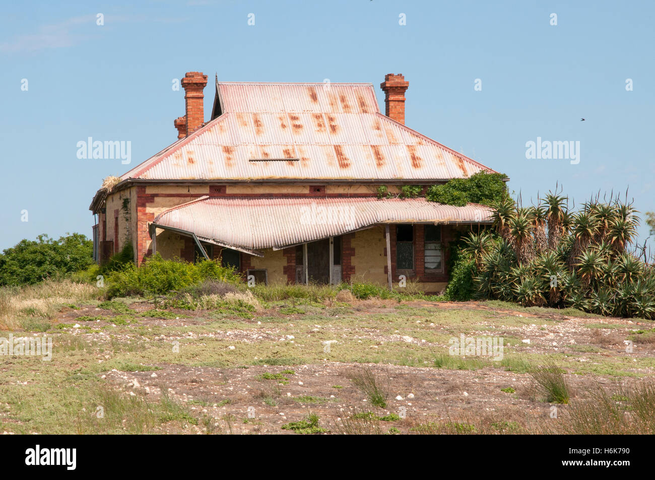 Abandoned farmhouse outside Tailem Bend, South Australia Stock Photo