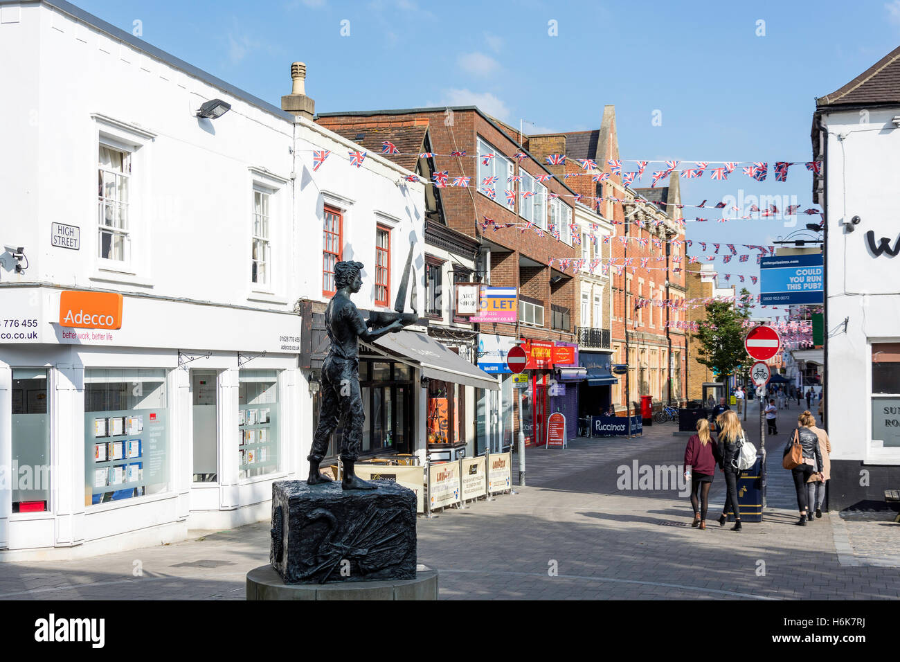 Maidenhead High Street High Resolution Stock Photography and Images Alamy
