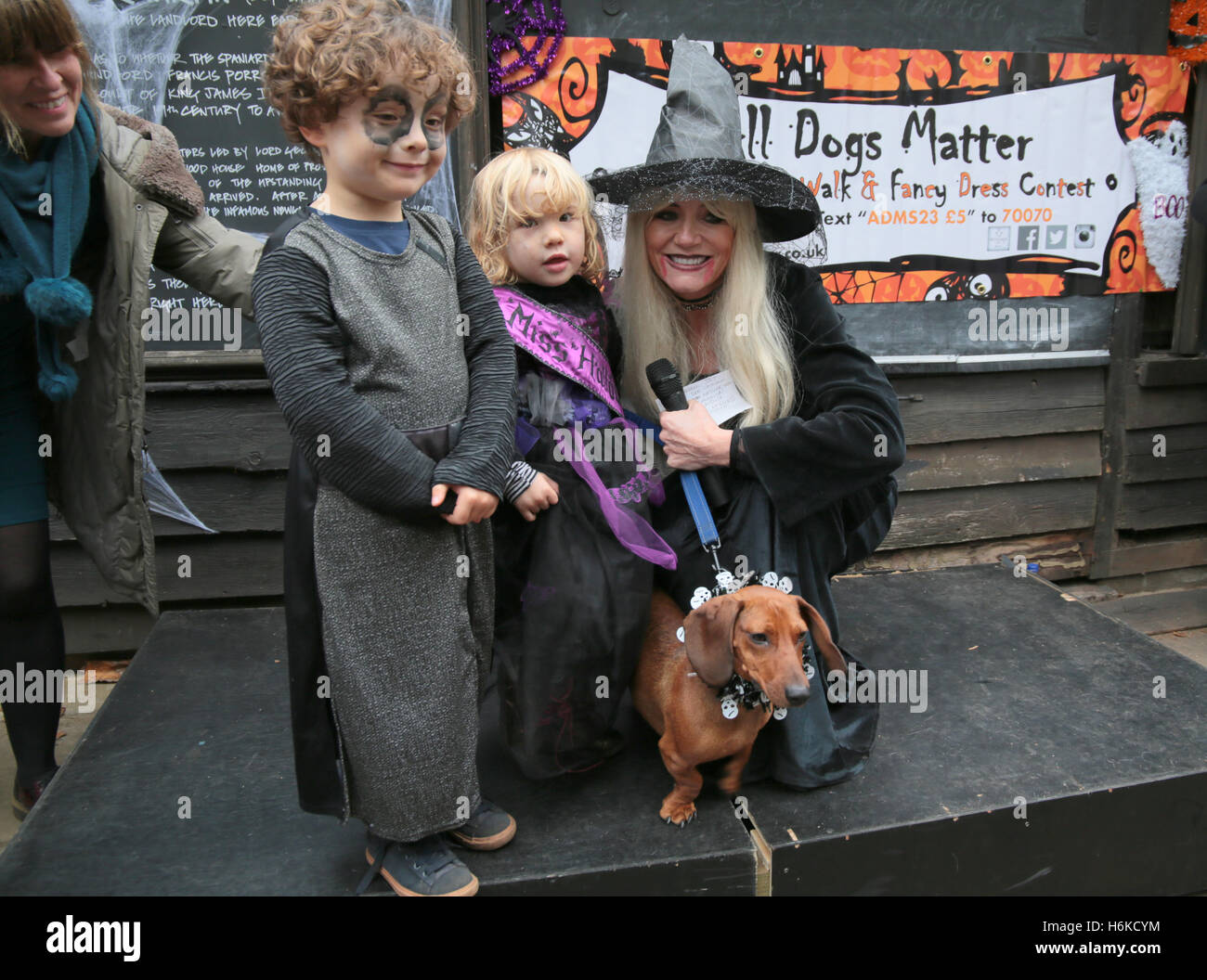 London, UK. 30th October, 2016.   The Halloween Walk and show which sees dog dress up in Halloween costumes to raise money for charity All Dogs Matter which rescue dogs from London and all surrounded areas,held at the Spaniards Inn Pub in Hampstead,among the jurors was Michelle Collin of Eastenders fame. Credit:  Paul Quezada-Neiman/Alamy Live News Stock Photo