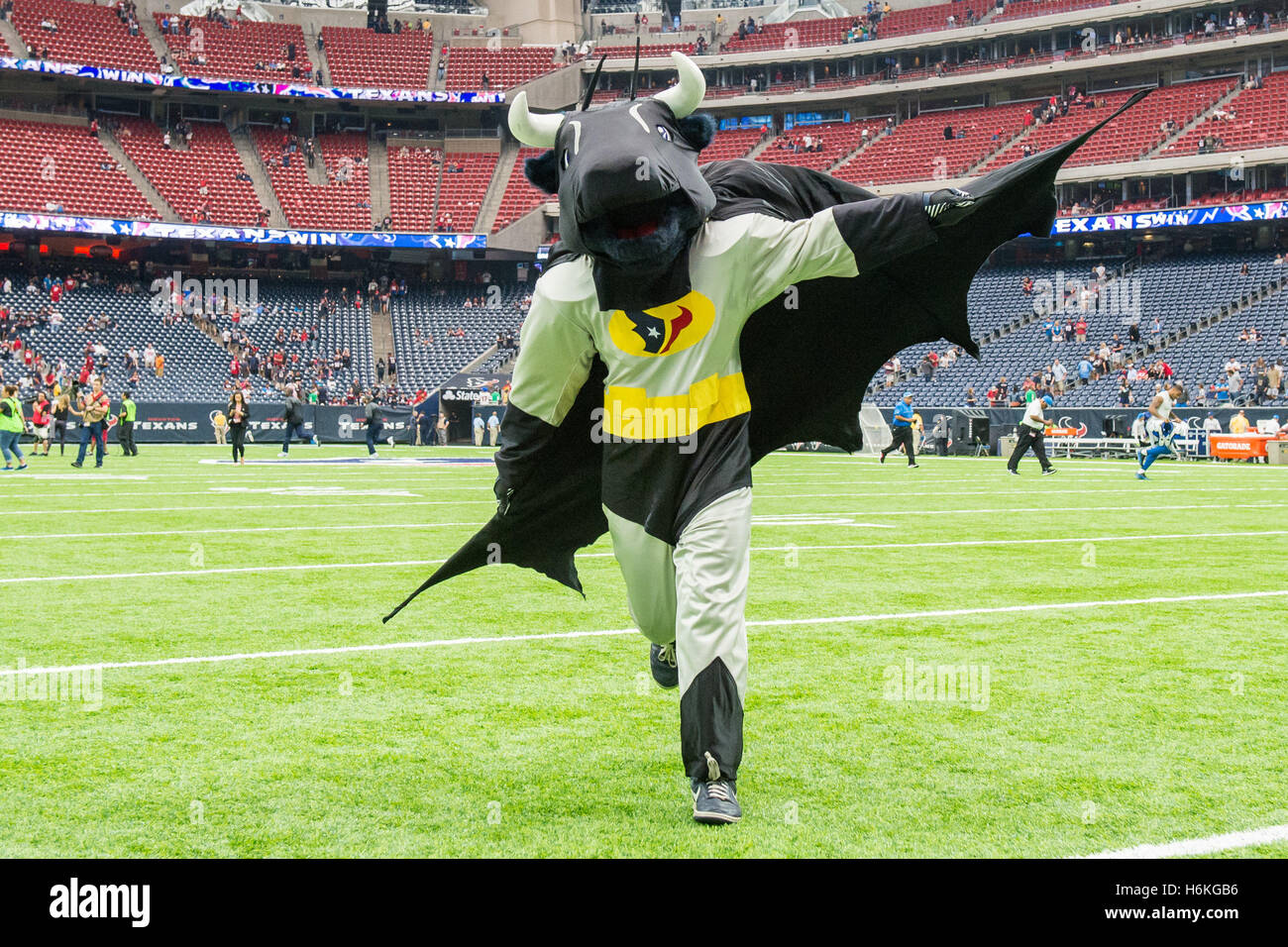 Houston, Texas, USA. 30th Oct, 2016. Houston Texans mascot Toro runs