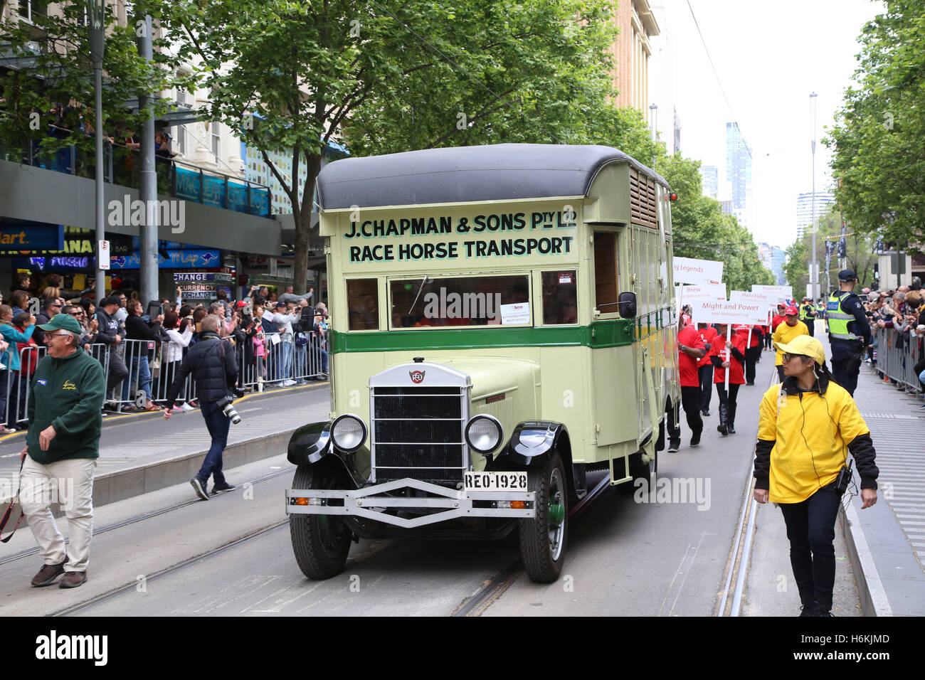Melbourne Australia 31 October 16 One Day Ahead Of The Race Stock Photo Alamy Melbourne Australia 31 October 16 One Day Ahead Of The Race Stock Photo Alamy