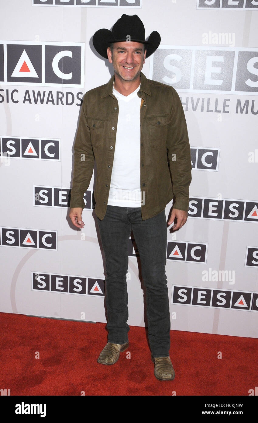 Nashville, Tennessee, USA. 6th June, 2014. 30 October 2016 - Nashville, Tennessee - Craig Campbell. 2016 SESAC Nashville Music Awards honoring the songwriters and music publishers behind the year's most-performed Country and Americana songs held at the Country Music Hall of Fame and Museum. Photo Credit: Laura Farr/AdMedia © Laura Farr/AdMedia/ZUMA Wire/Alamy Live News Stock Photo