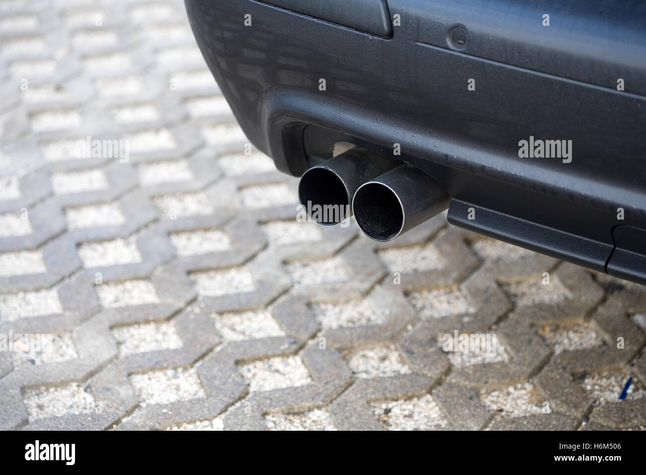 Dual exhaust hi-res stock photography and images - Alamy