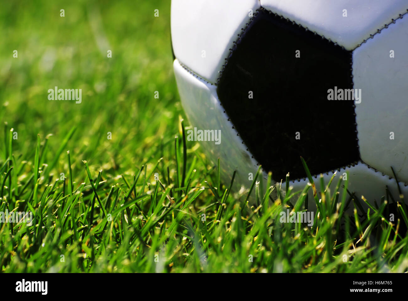Teenagers football camp hi-res stock photography and images - Alamy