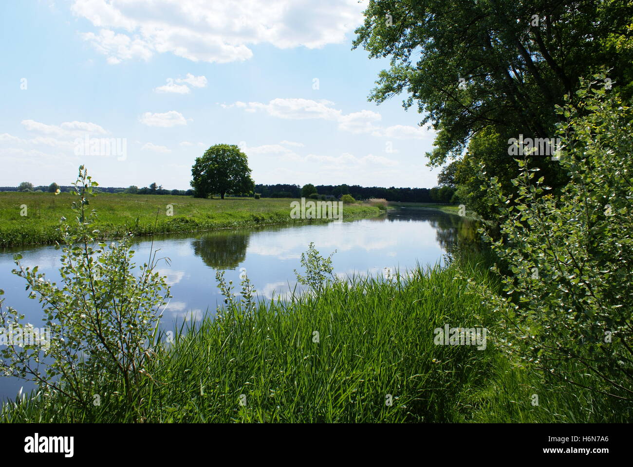 Summer rivers and countryside hi-res stock photography and images - Alamy