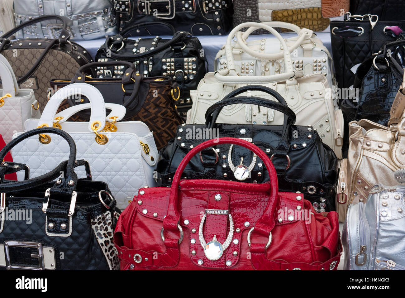 Louis Vuitton mock fake imitation forgery sham bag bags Turkey