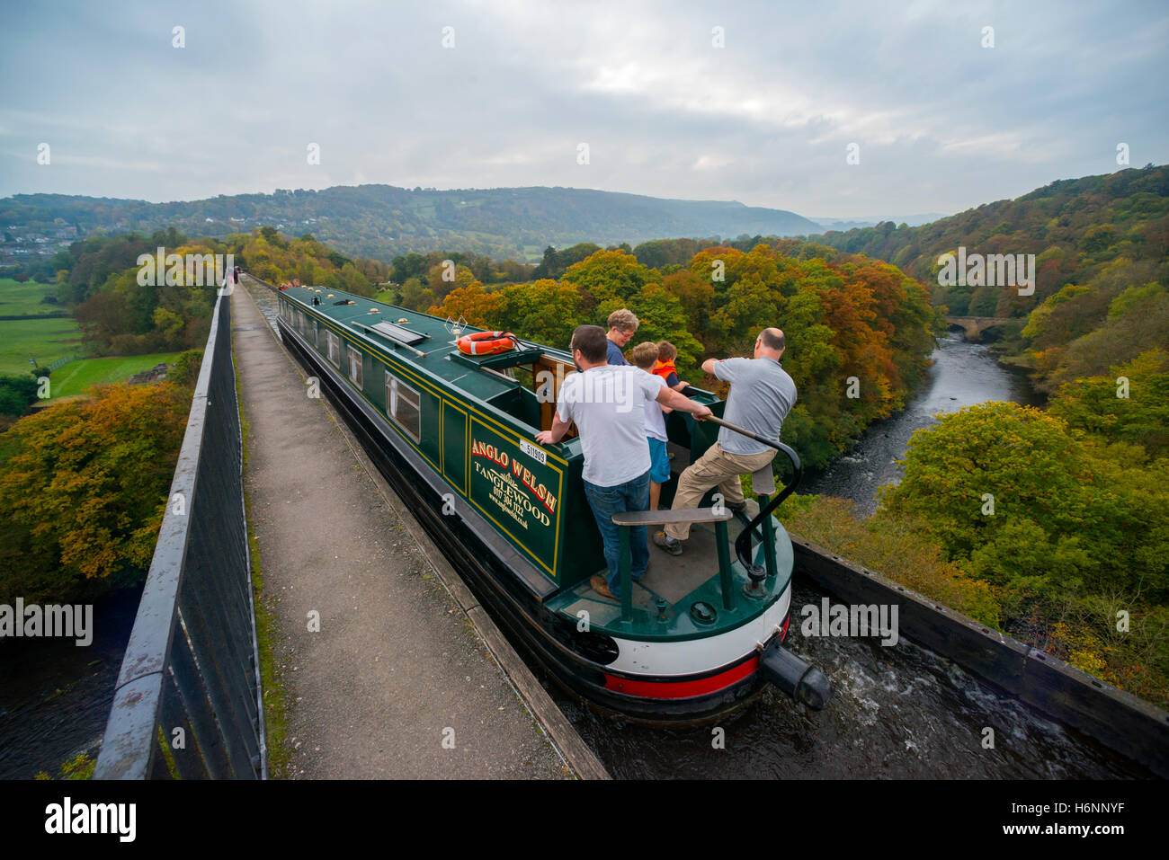 Canal boat on the Llangollen Canal,126ft above the River Dee on the Pontcysyllte Aqueduct, Wrexham, Wales. Stock Photo