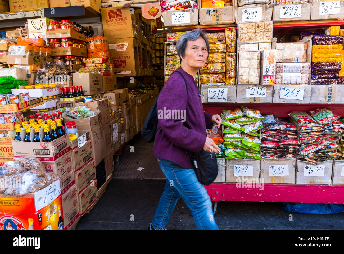 San Francisco Ca Usa Chinese Woman Walking In Front Of Chinese Stock Photo Alamy