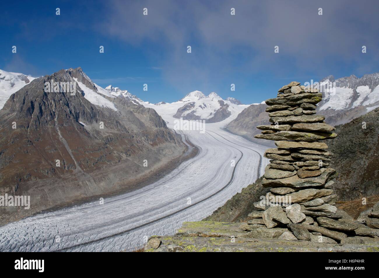 High mountains scenery hi-res stock photography and images - Alamy