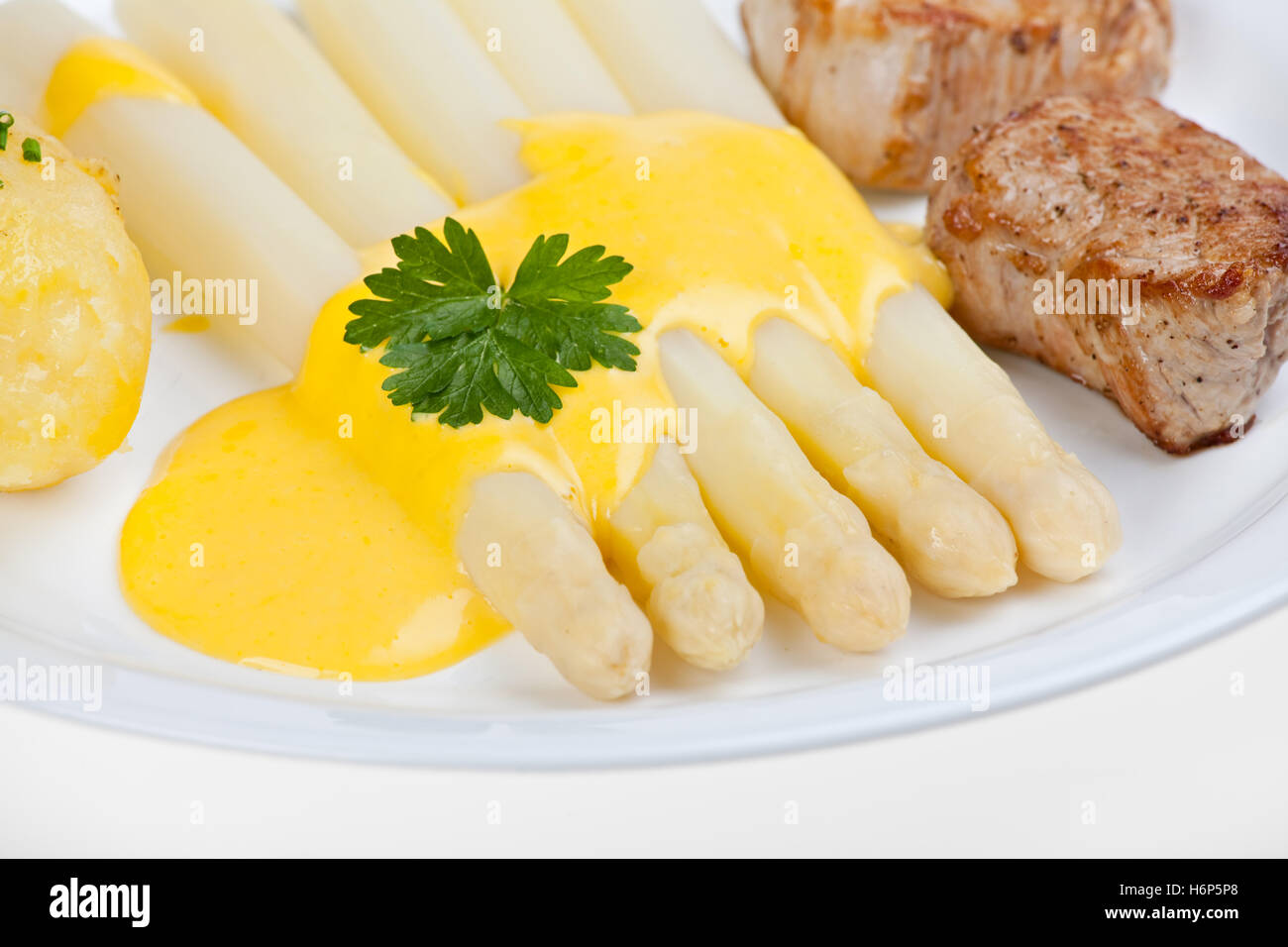 white asparagus and hollandaise sauce Stock Photo Alamy