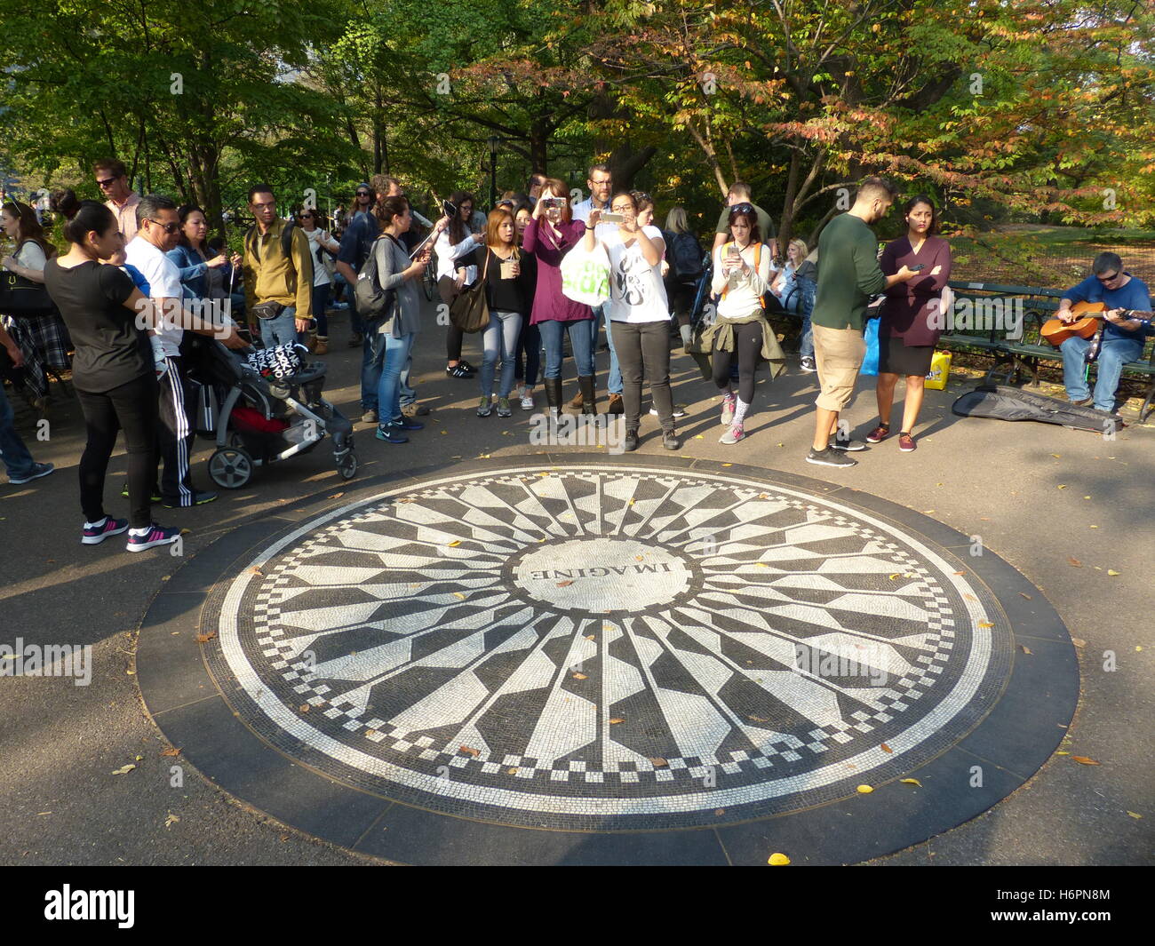 John Lennon Memorial, Central Park, NY Stock Photo - Alamy