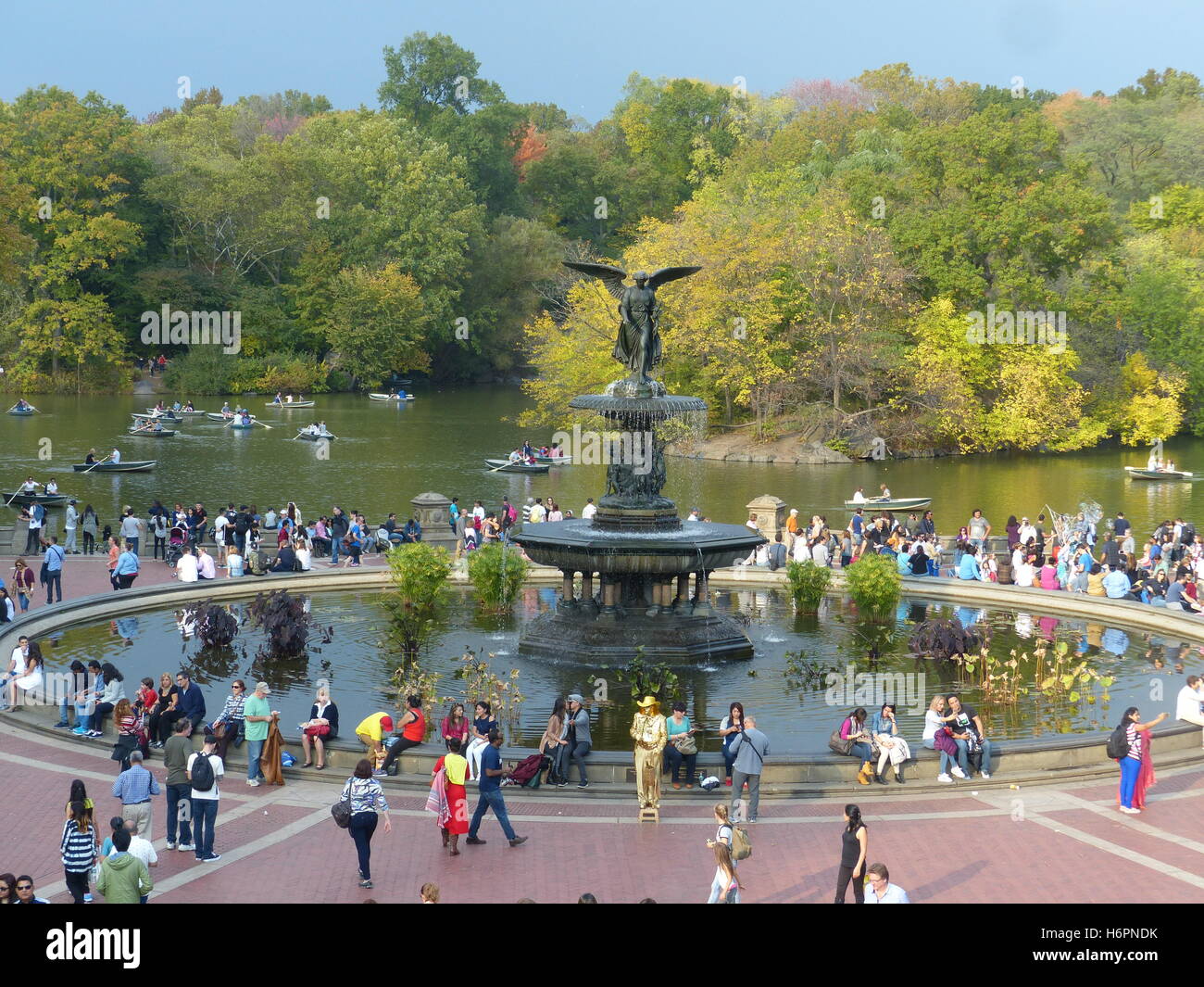 Cherubs fountain hires stock photography and images Alamy