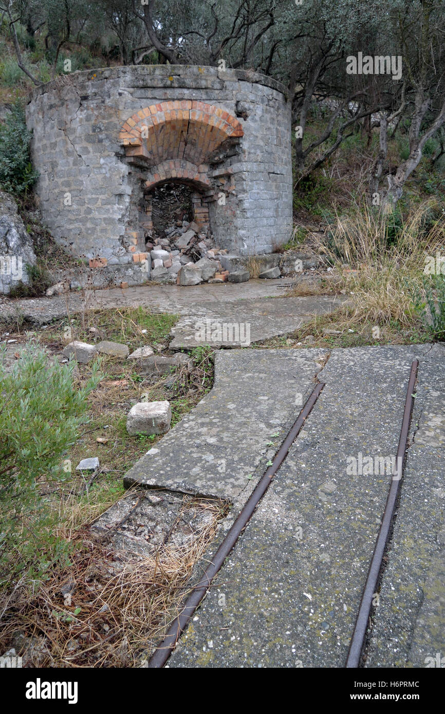 Last remaining lime kiln on Gibraltar, in the Upper Rock Nature Reserve Stock Photo Alamy