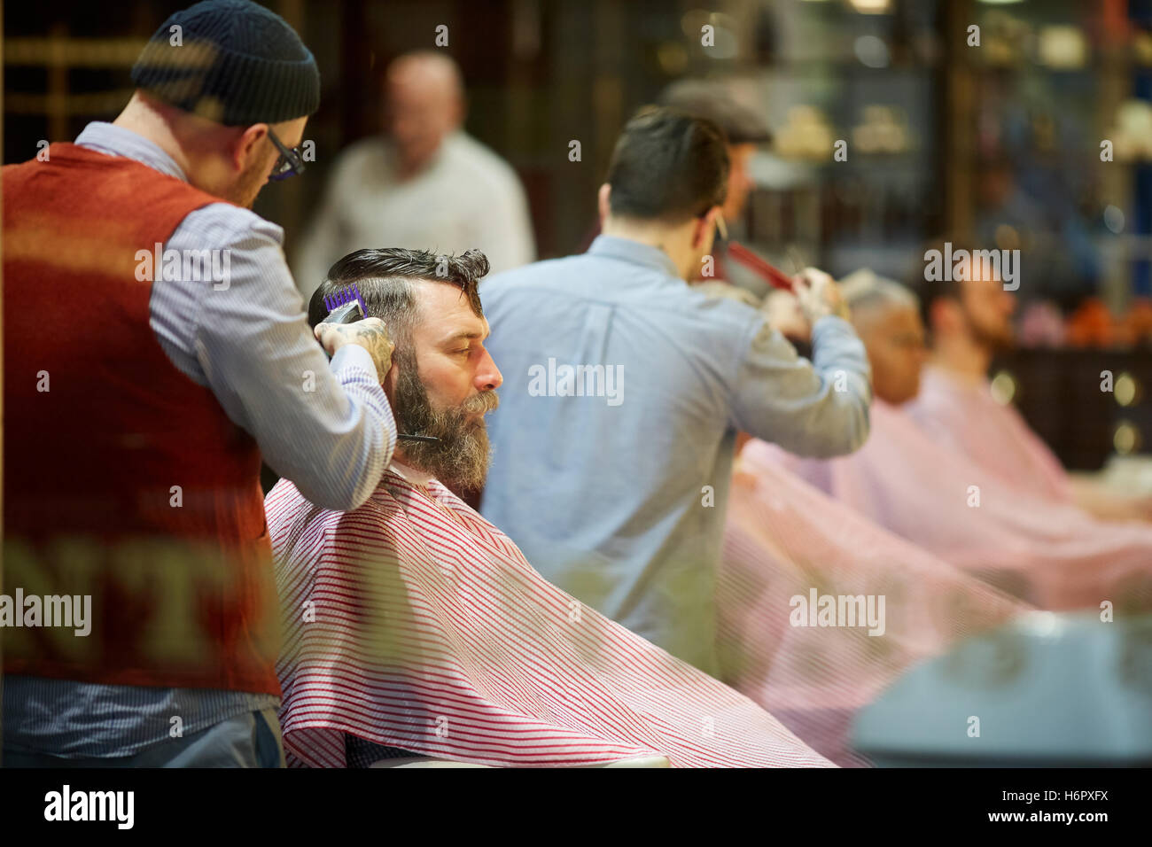 Traditional gents hairdresser hires stock photography and images Alamy