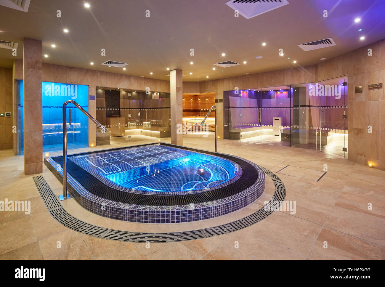 Luxury spa pool inside hi-res stock photography and images - Alamy