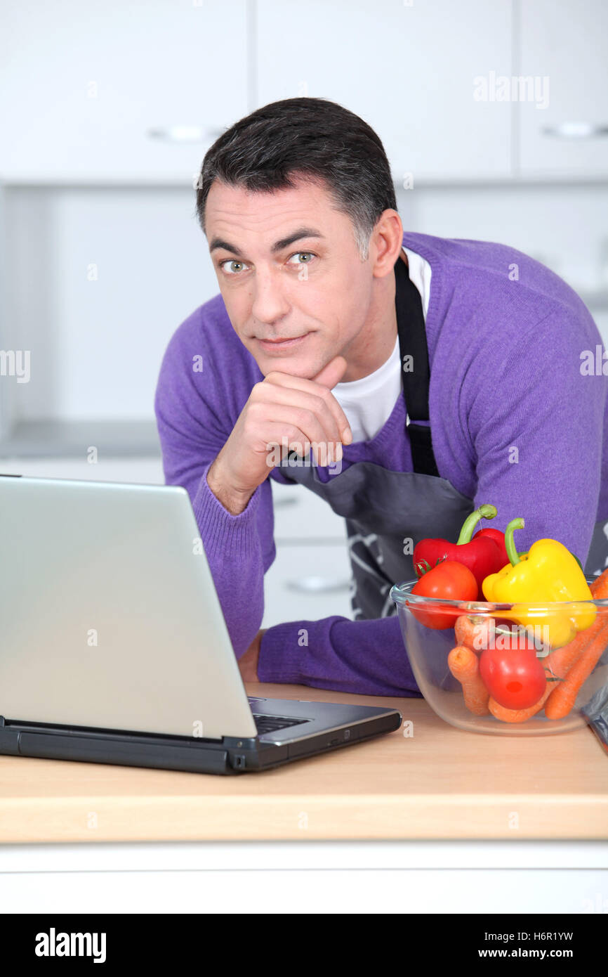 laptop notebook computers computer laugh laughs laughing twit giggle ...