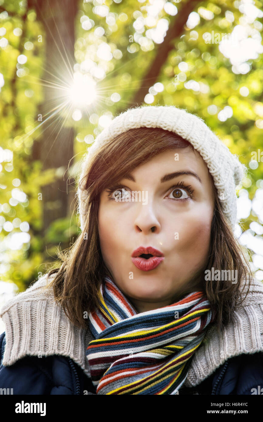 Young woman sun rays hi-res stock photography and images - Alamy