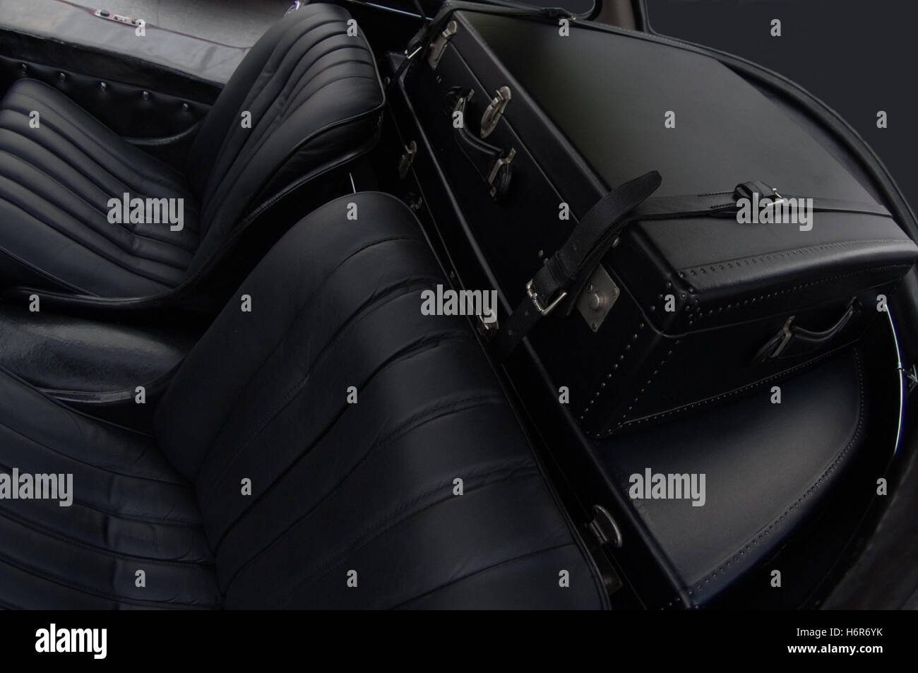 Antique car trunk hi-res stock photography and images - Alamy